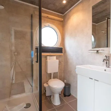 Apartment Hausboot Pit